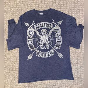 Unique RealTree long sleeve shirt size medium.